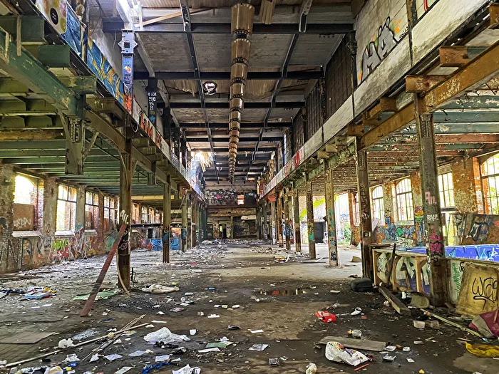 1 bis 5 Lost Places