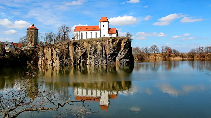 Mountain Church Beucha
