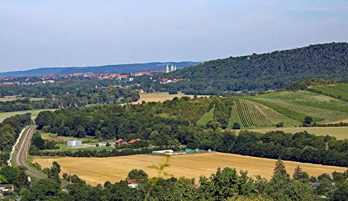 Felder, Äcker und Weinanbau