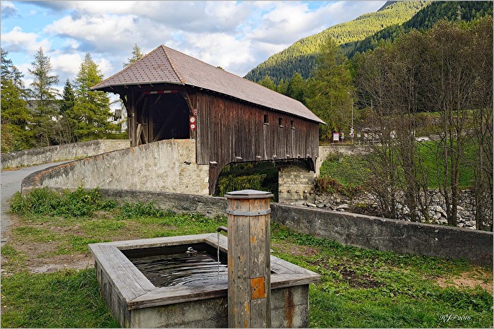 #Brücken - Gedeckte Holzbrücke