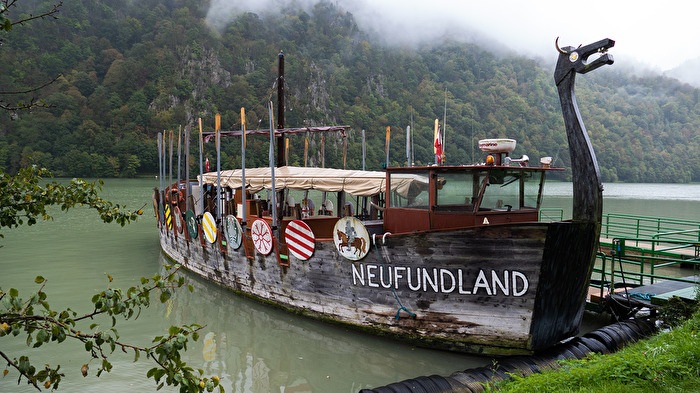 Wikingerschiff an der Donau