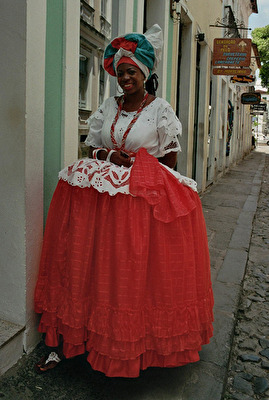 DIE SCHÖNE TRACHT BAHIAS - BAHIA -BRASILIEN