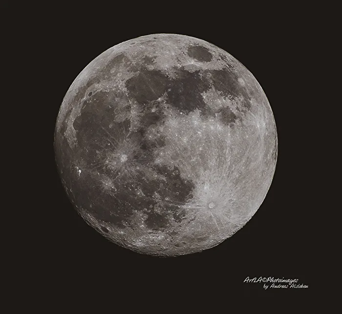 Moon on 18.02.2019 around 9:55 PM