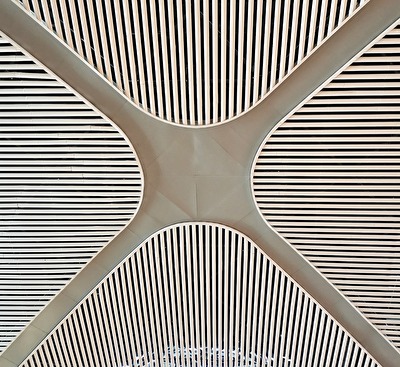 Gebäudedecke im Flughafen Istanbul