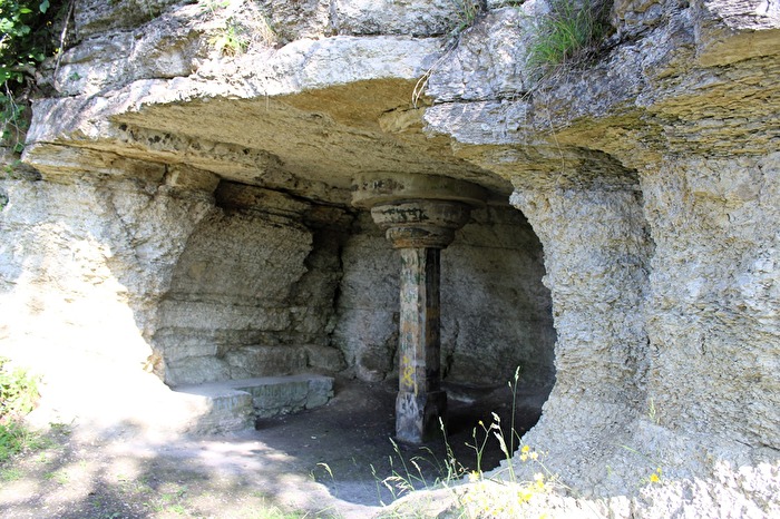 Der Grottenweg, die Grotte