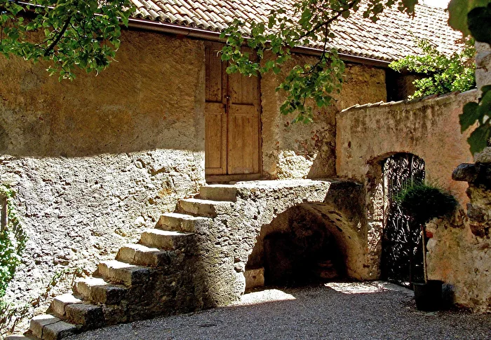 The carriage house of a South Tyrolean winegrower's house