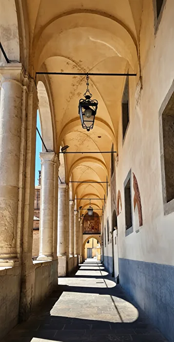 Portikus des Palazzo del Monte di Pietà in Padua, Italien