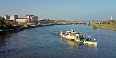Boote / die Elbe bei Dresden