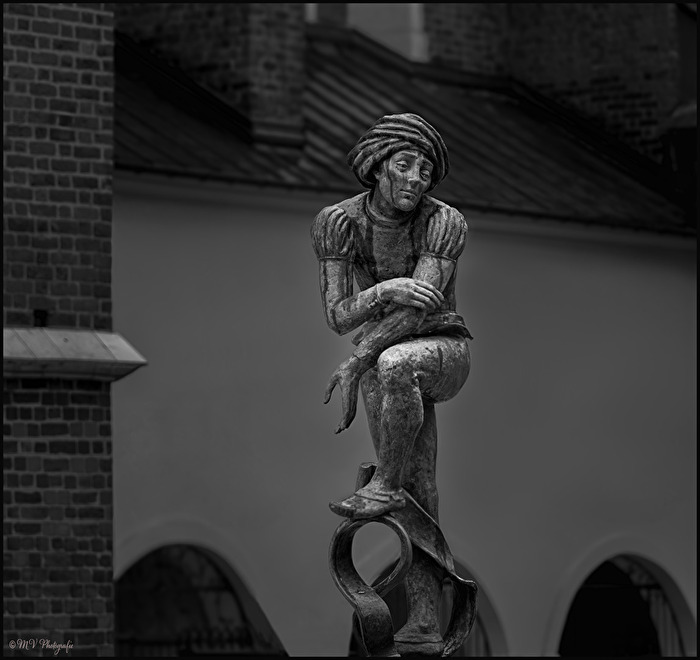Bronzestatue