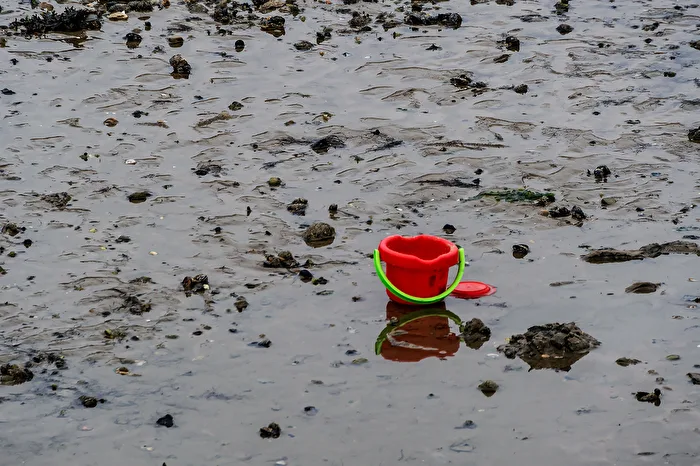 The bucket in the mudflats