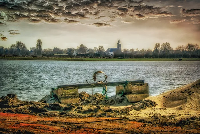 At the gravel pit lake