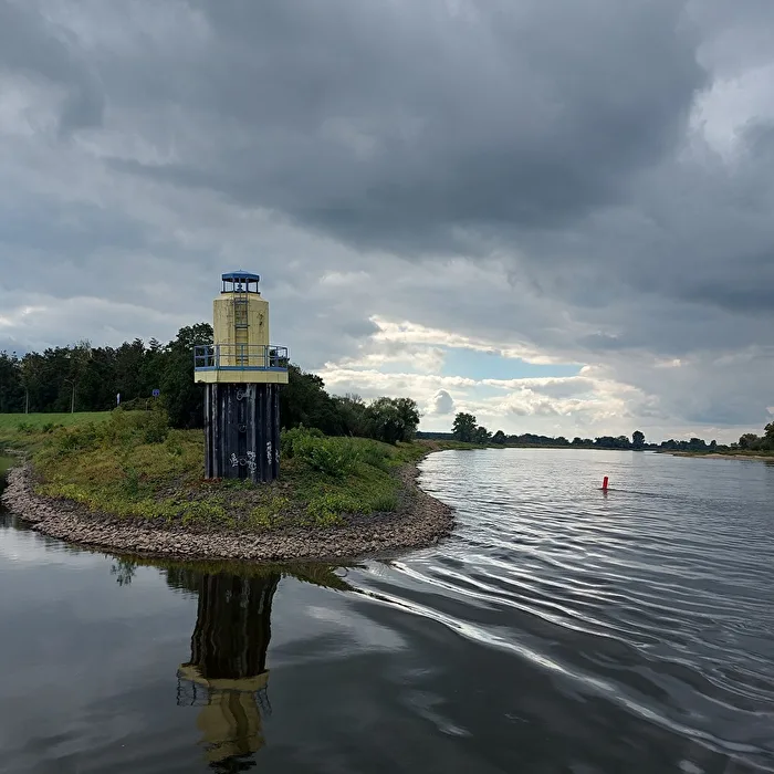auch an der Elbe steht ein Leuchtturm