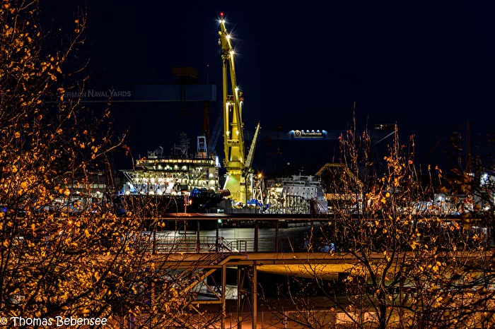 Kieler Förde bei Nacht
