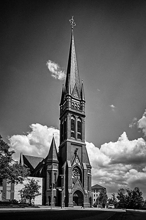 Heilig-Kreuz-Kirche