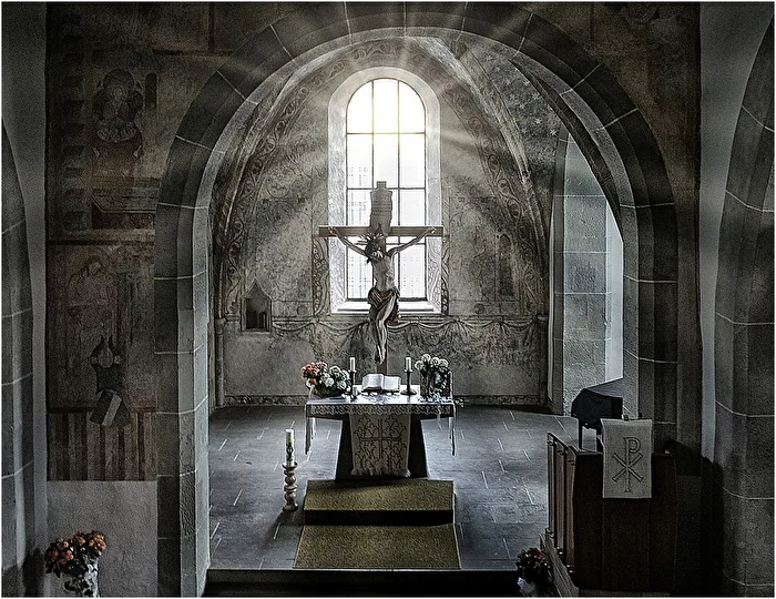 Kirche ohne "Pomp"