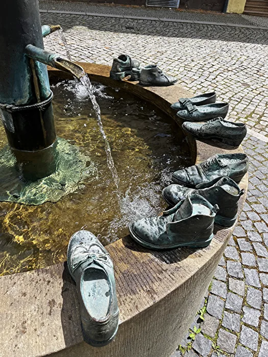 es ist heiß, die Füße qualmen…