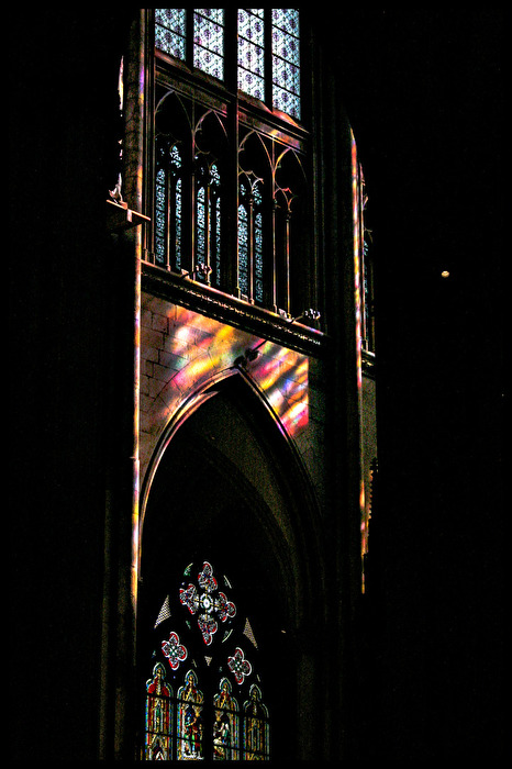 Lichtspiel in Kirche