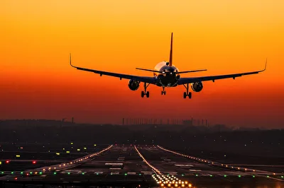 Landung im Abendrot (Helmut Schmidt Flughafen )