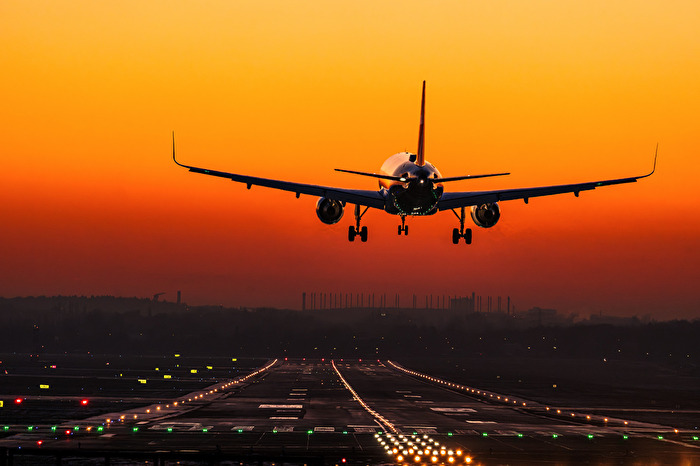 Landung im Abendrot (Helmut Schmidt Flughafen )
