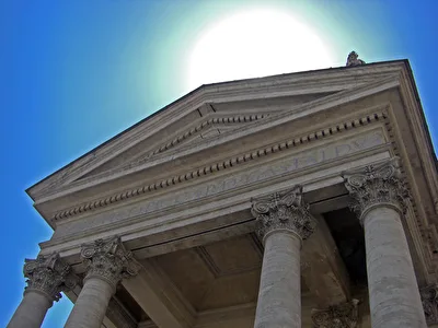 Kirche in der Sonne