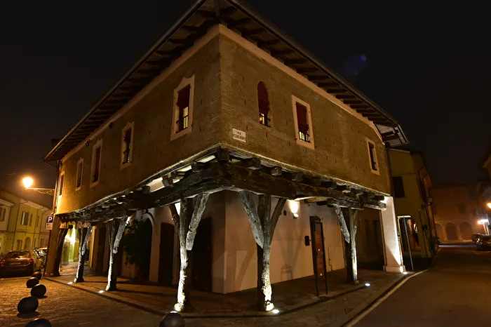 Alte haus in Pieve di Cento, Italien.