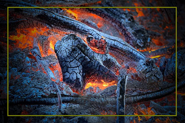 Osterfeuer , Vorfreude ,  es wied angeglüt . . . .