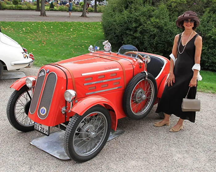 4 - Encuentro de coches clásicos en el parque del castillo de Schwetzingen