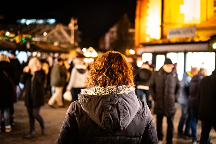 Zum Weihnachtsmarkt