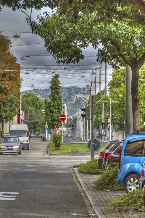 Urbaner Blick zum Turmberg