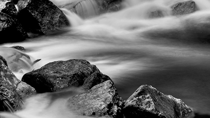 weiches Wasser an der Weissach in Rottach-Egern