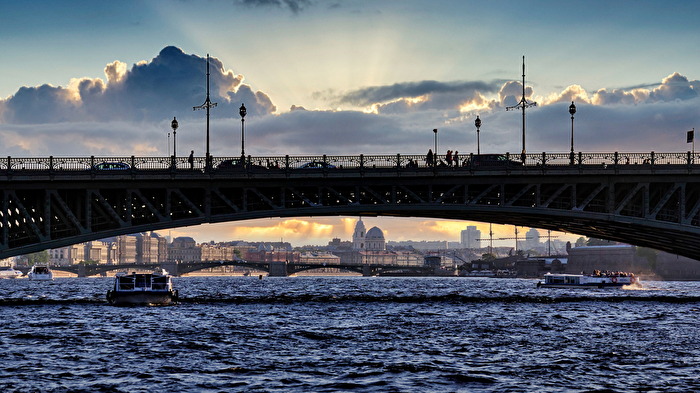 Troizkibrücke in St. Pestersburg