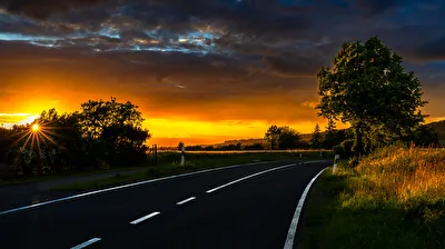 Sonnenuntergang vor der Haustür