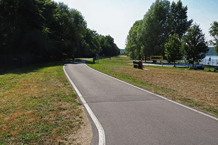Circular route around the Berzdorfer Lake
