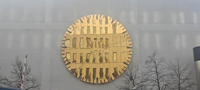 #berlin #golden #scheibe #spiegelung