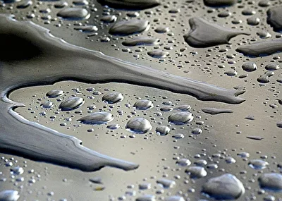 Wasser auf Autolack