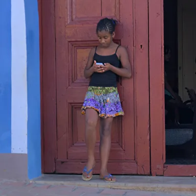 Social-Media - smombies worldwide - Trinidad, Cuba