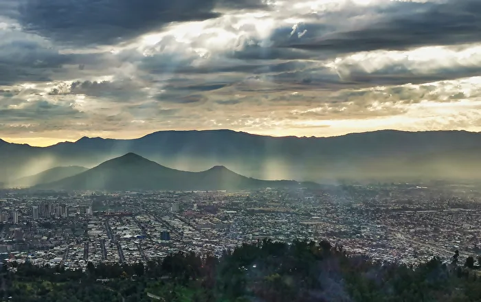 Sonnenaufgang über Santiago de Chile