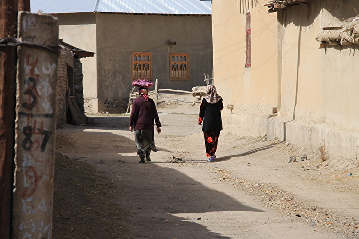 Dorfalltag in den Bergen (Tadschikistan)