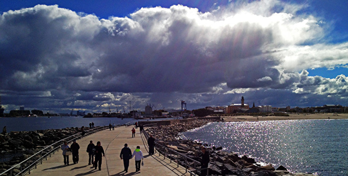 Wolken über Warnemünde