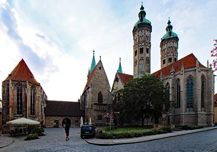 Dom mit Weitwinkel 10-18 mm fotografiert.