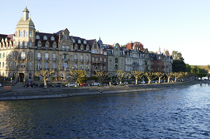 Uferpromenade am Abend