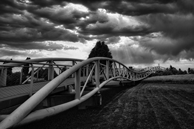 Lange Fußgängerbrücke