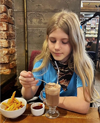 Alisa in der Freizeit