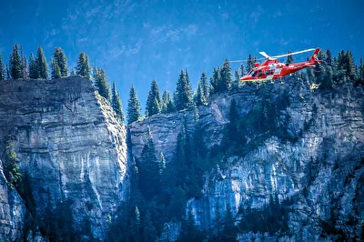 Die Rega im Einsatz in den Berner Alpen