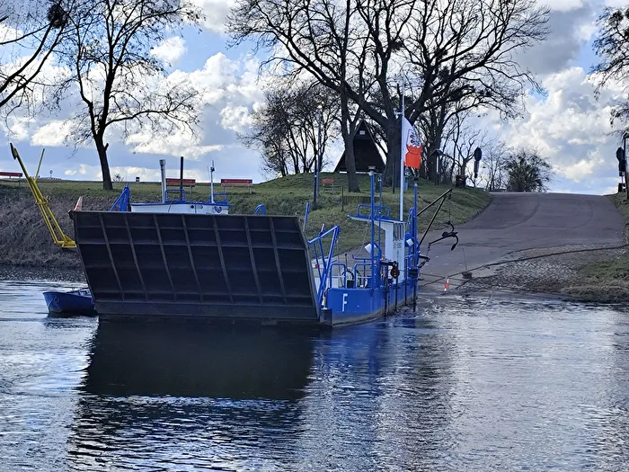 Ferryman, ferry over, no, out of service