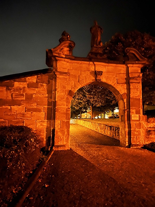 Kloster Teistungenburg, nur das Tor ist noch vorhanden...
