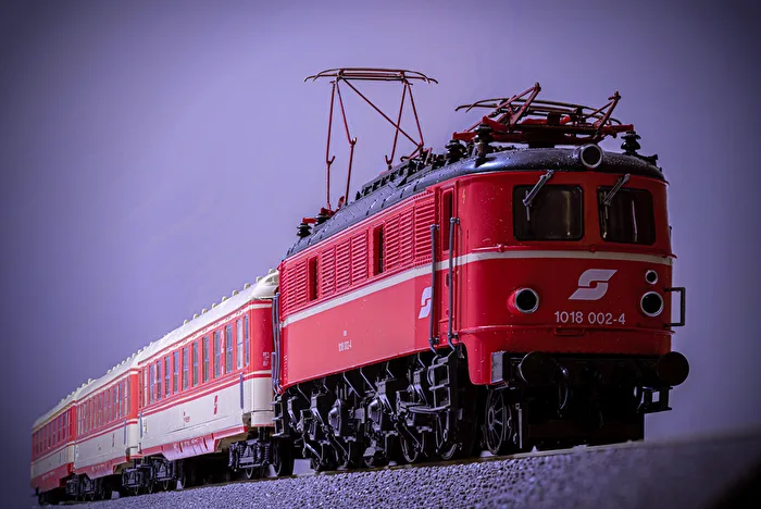 1018 in 1:87