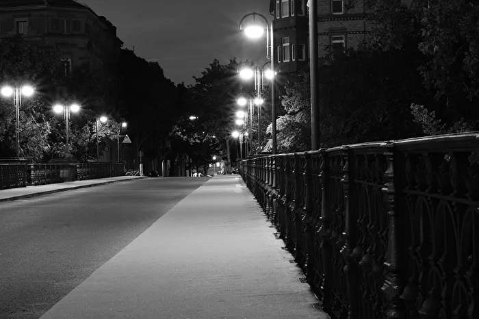 Seul la nuit en déplacement