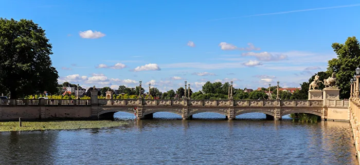 Brücke - Eingangsportal zum Schweriner Schloss