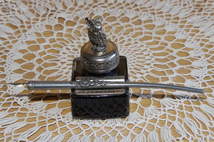 Pen Holder